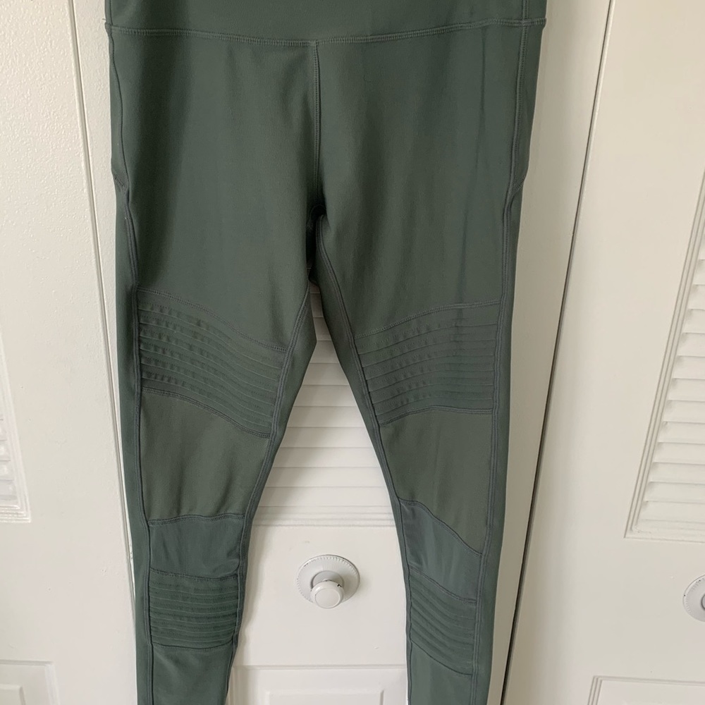 Green leggings